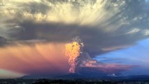 Timelapse de L'Eruption du volcan Calbuco en plein jour au Chili