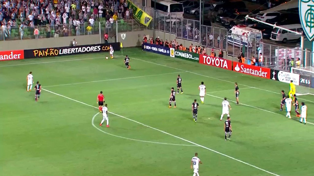 Copa Libertadores: Per Dropkick-Volley weiter