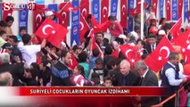 Suriyeli çocukların oyuncak izdihamı