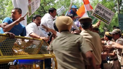 Rally after Indian farmer committed suicide