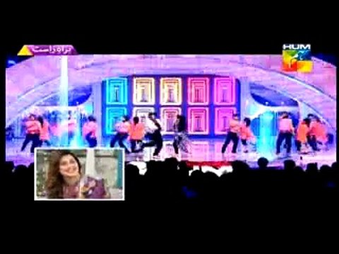 Mehwish Hayat And Ahsan Khan Dance In Hum Award show