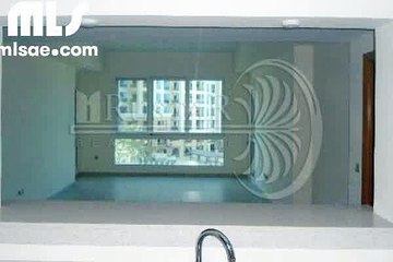 2 bedroom   maid Lower floor with pool  access