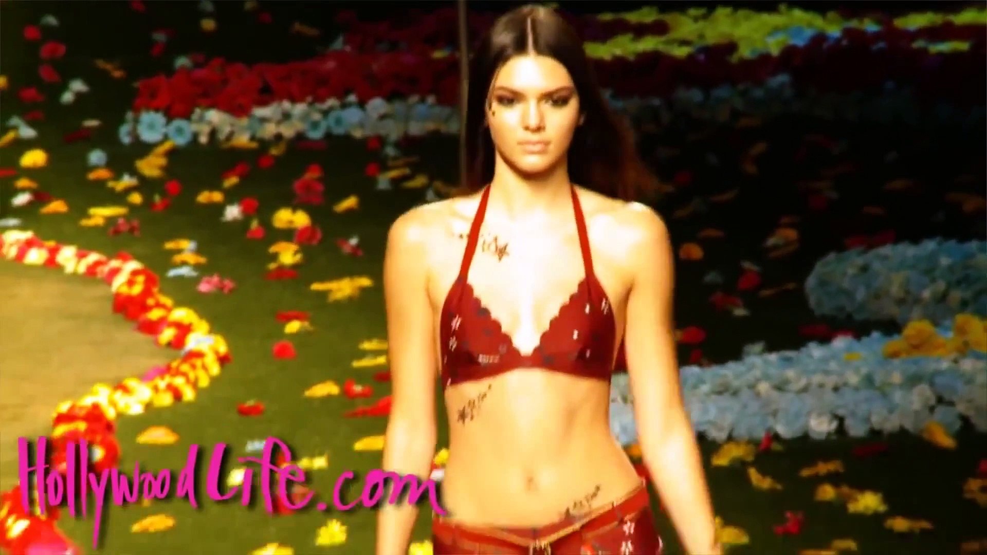 ⁣Kendall Jenner Goes Topless in Sexy Photoshoot