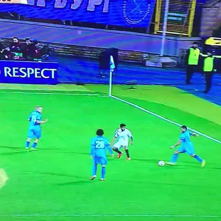 Salomón Rondón marca gol contra el Sevilla
