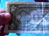 Complot illuminati : Dollars Pliés