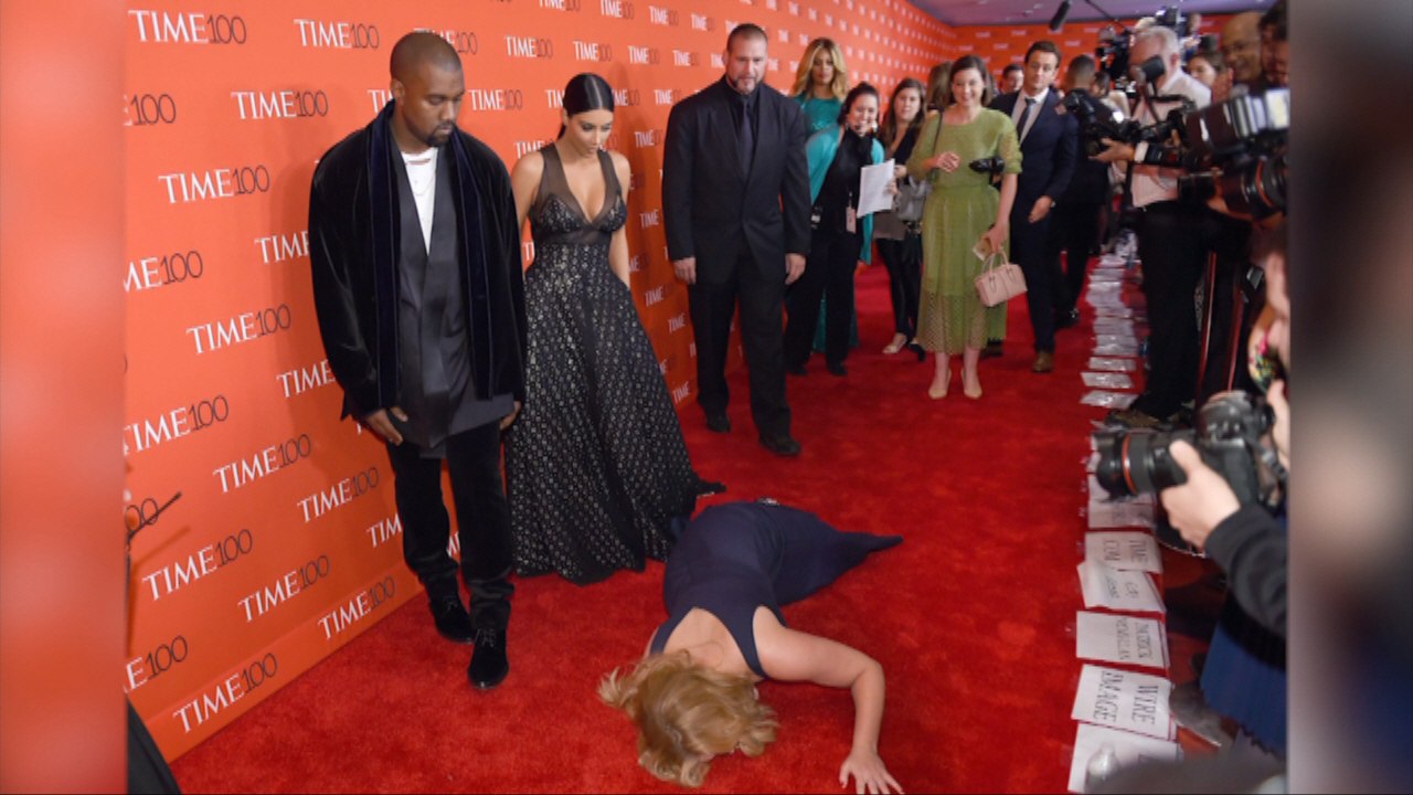 Kim And Kanye Stunned As Amy Schumer Hits The Red Carpet