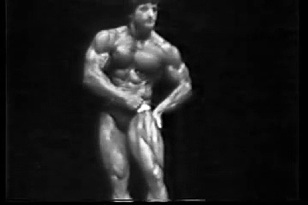 Bodybuilder Frank Zane - Mr Olympia posing
