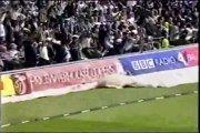 Unbelievable SIX by Pakistani Batsman Saeed Anwar