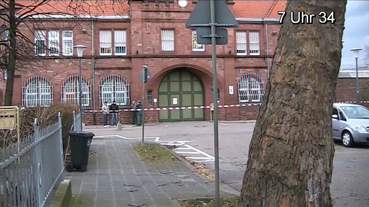 Ernst Zündel: Entlassung aus der JVA Mannheim (1. März 2010)