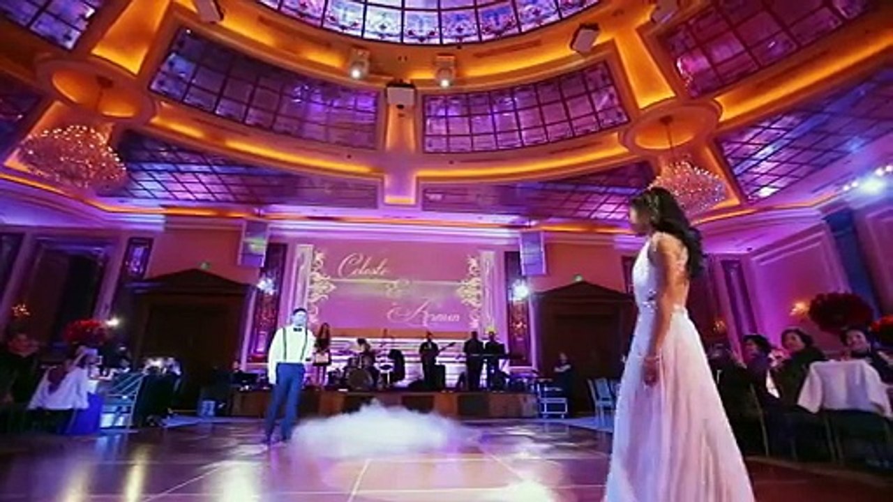 La danse de mariage la plus classe sur Thinking Out Loud de Ed Sheeran