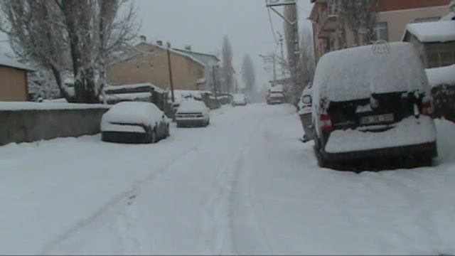 Nisan Ayında Kar Yağışı Hayatı Olumsuz Etkiledi - Kars/ağrı/