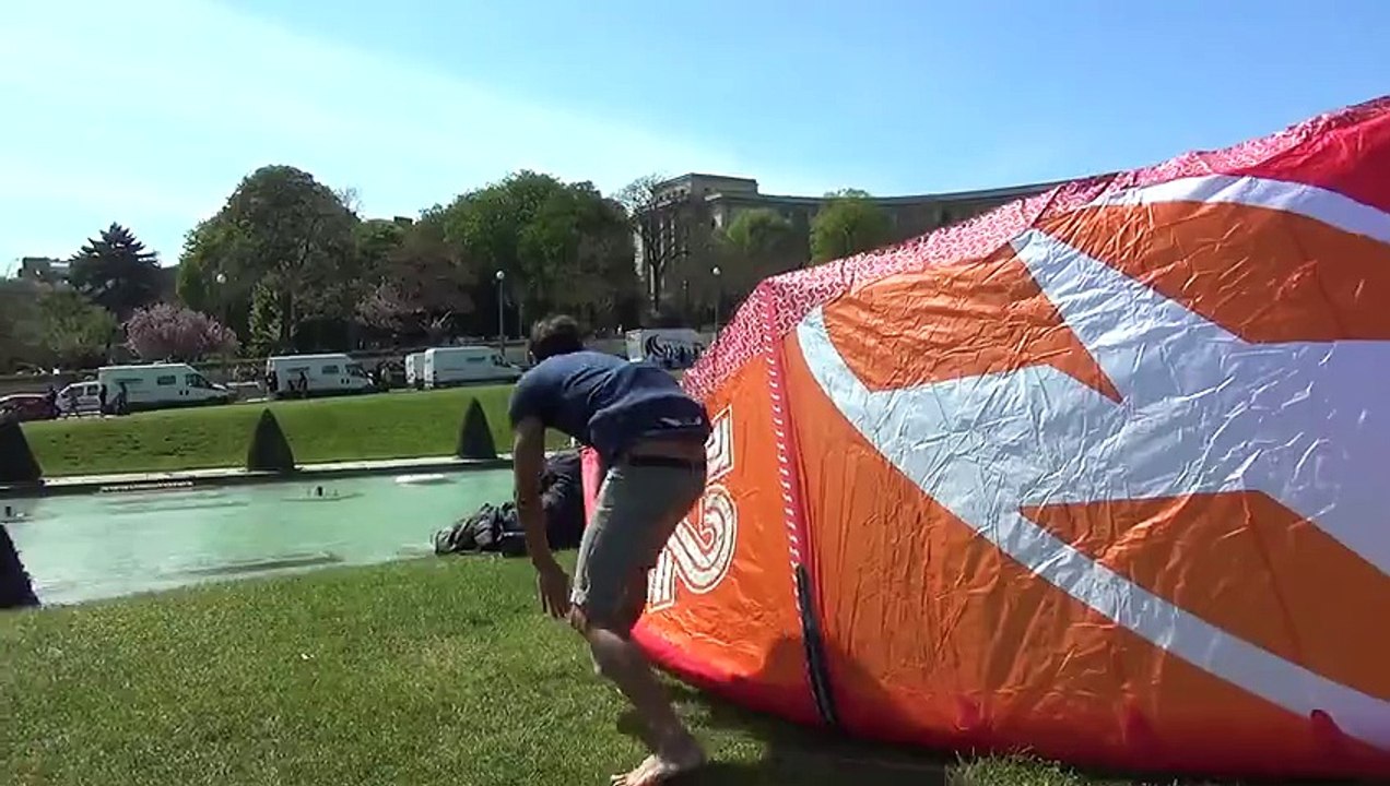 Il fait du Kitesurf sur les fontaines du Trocadéro et se fait virer par la police !