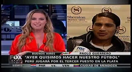 ENTREVISTADORA COQUETEA A PAOLO GUERRERO EN FOX SPORTS ARGENTINA