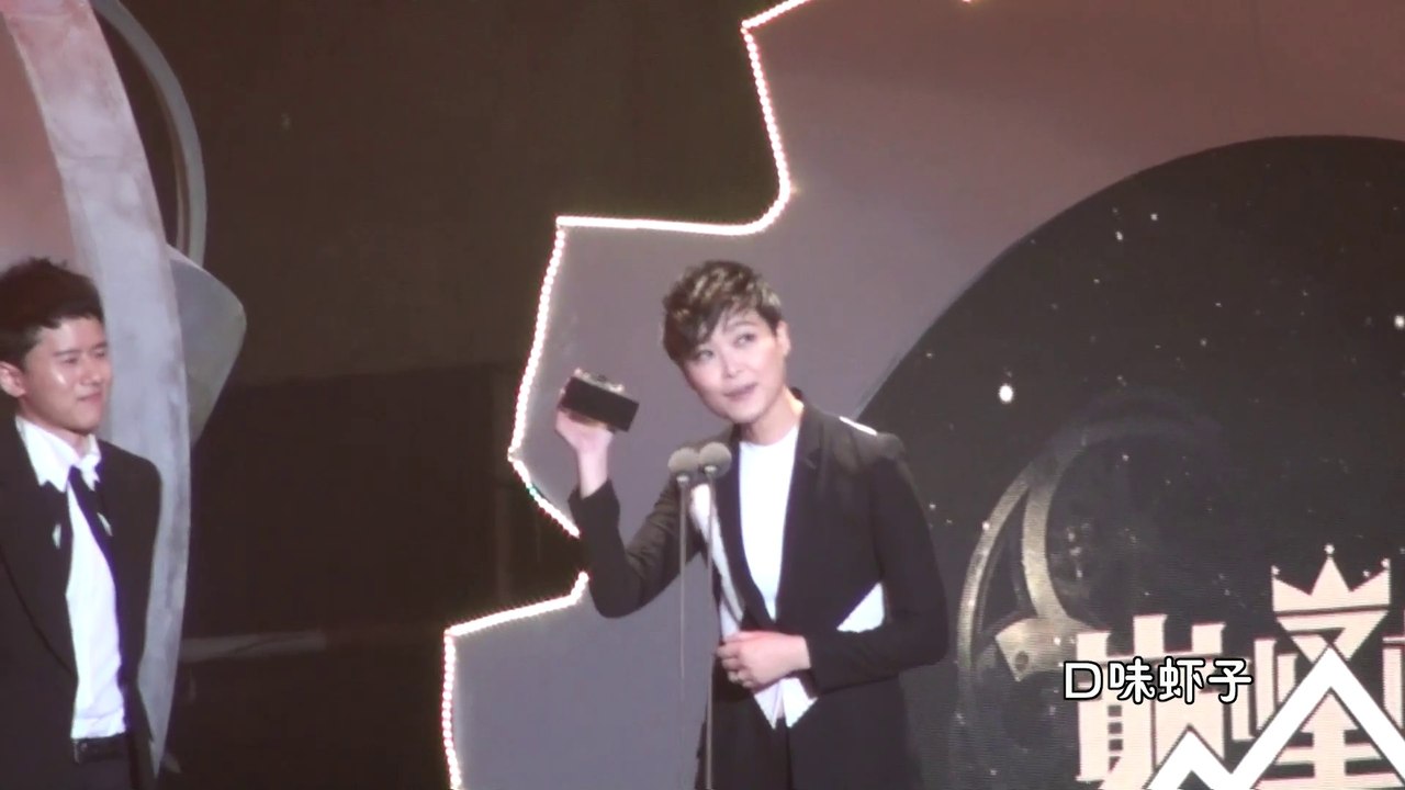 2015.03.25 李宇春亮相QQ音乐盛典1.红毯+领奖.by口味虾