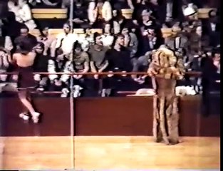 1975 Minnesota Gophers Basketball Warm Up