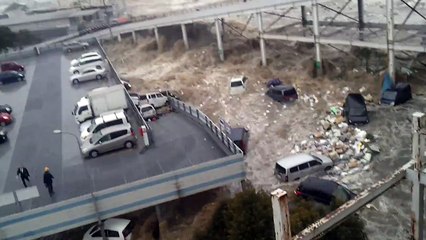 EARTHQUAKE    太平洋沖地震大津波 イオン多賀城店