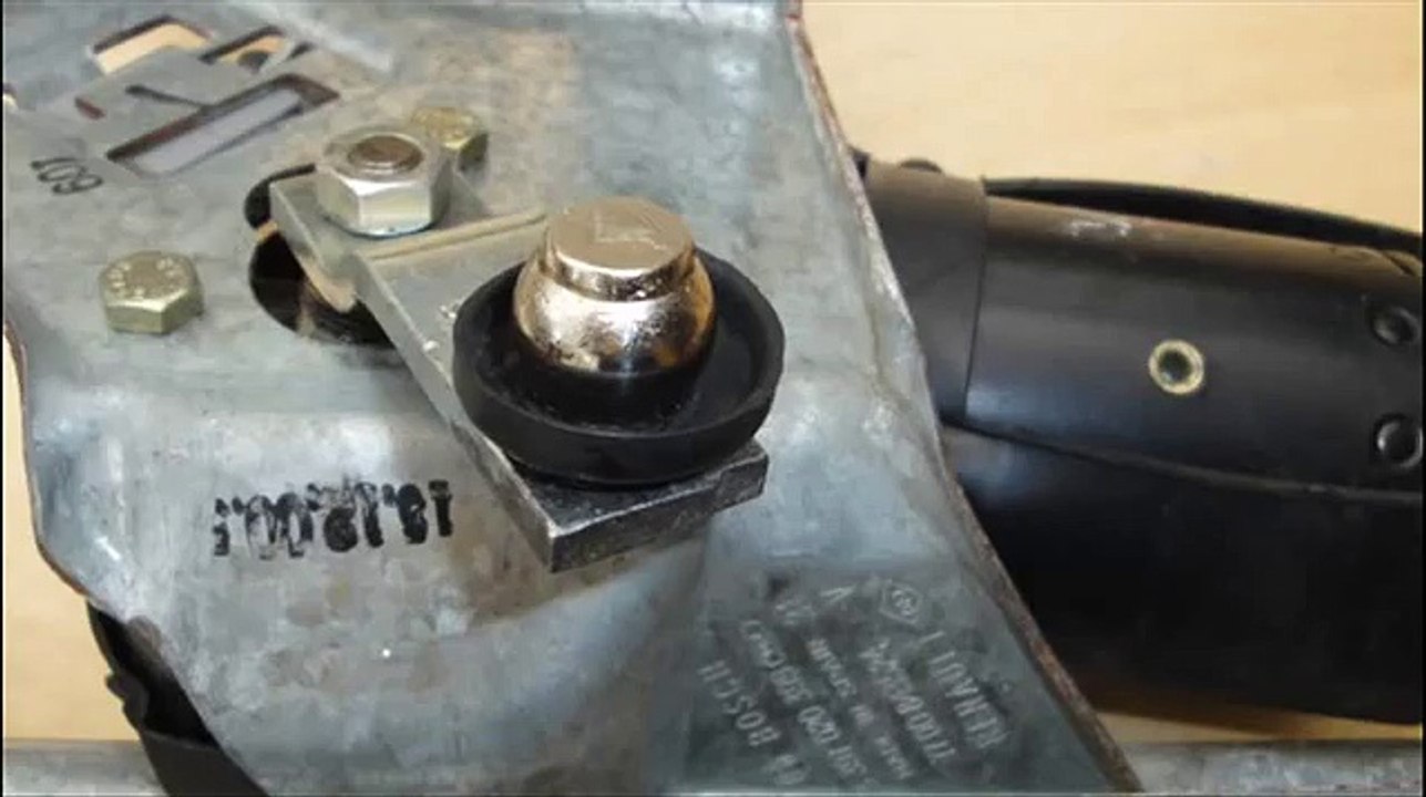 Repairing Renault Scenic I Windscreen Wiper Motor Linkage
