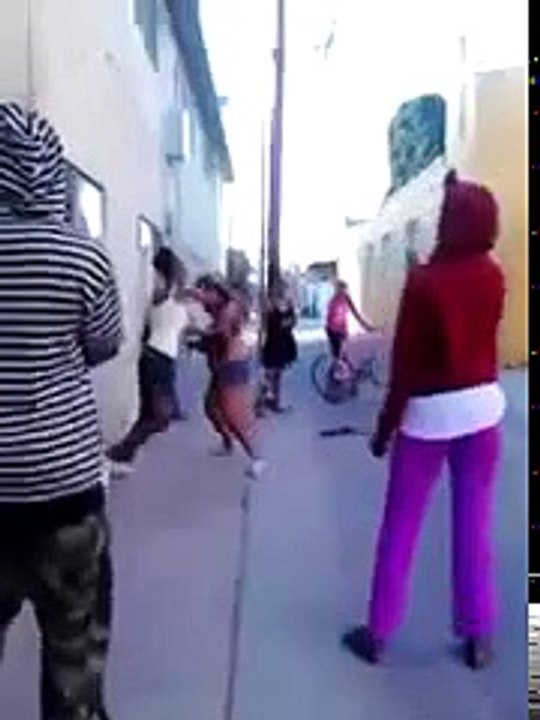 African girls street fight very funny