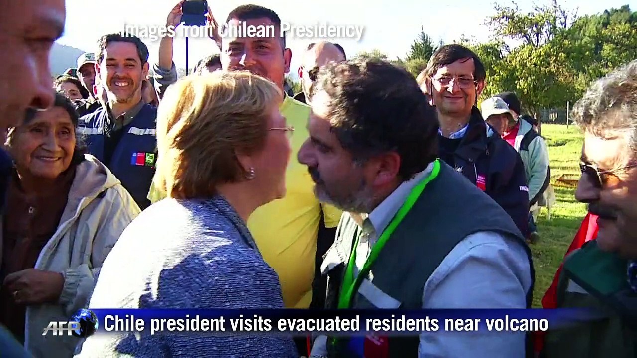 Chile president visits evacuated residents near Callbuco volcano