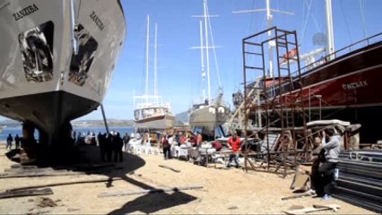 Yapımı 8 Yıl Süren Lüks Tekne Denizle Buluştu