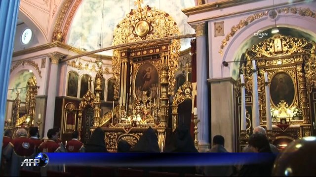 Turkish minister attends Armenian massacres mass for first time