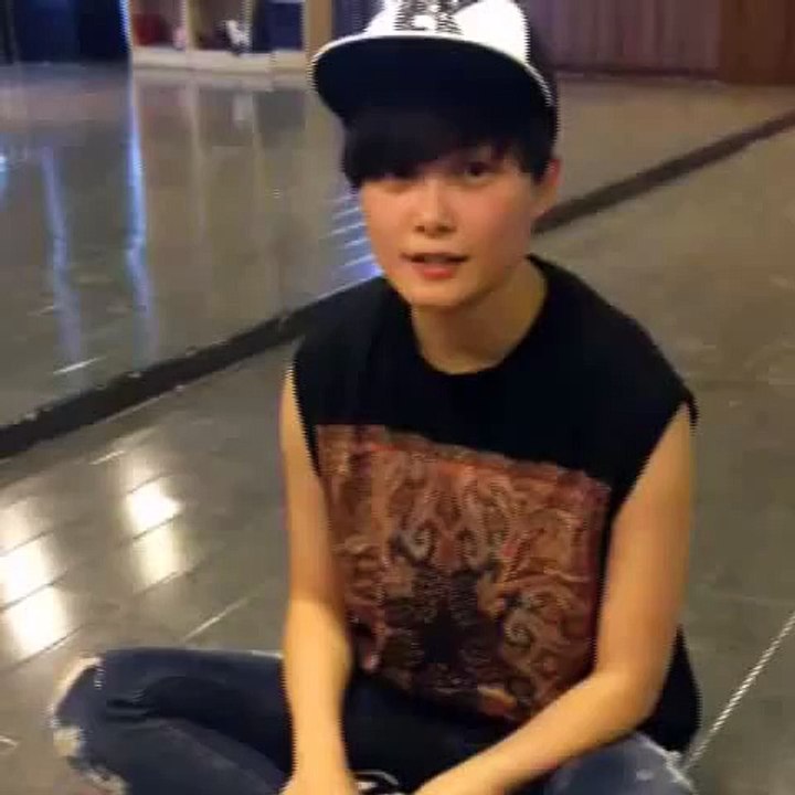 2014.07.22 Chrisleestudio 李宇春微信视频-微视李宇春专版在应用宝发布