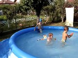brckanje u bazenu