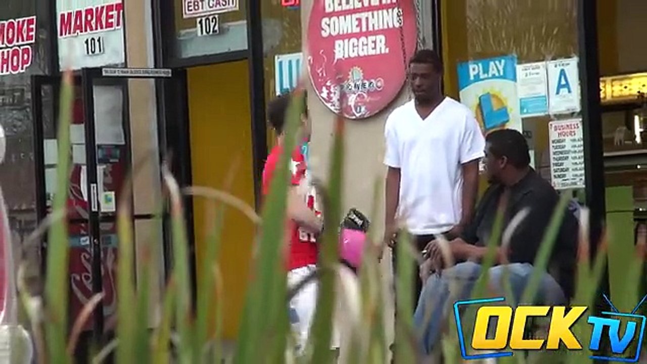 Boxing Strangers PRANK In Compton!!_cut