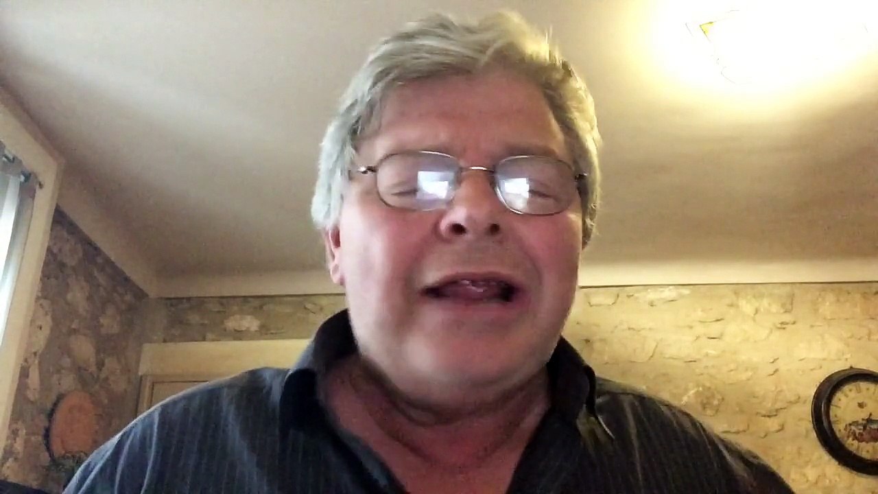 Chanteur de jazz Michel Sardou. Interpréter par Daniel jean