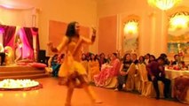Beautiful Desi Girl Dance On Mehndi Night... HD video