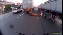 heavy biker amazingly safe in trailer accident