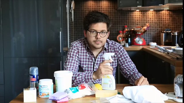 DIY : 3 astuces pour nettoyer et faire briller sa salle de bain