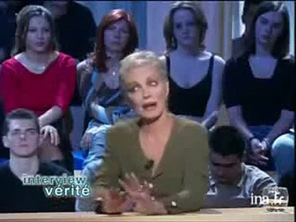 MARIE LAFORET DIT LA VERITE SUR LES ILLUMINATIS LES FRANC-MACONS ETC