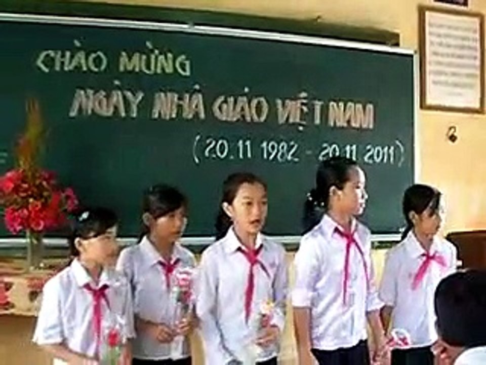 Bông hồng tặng cô