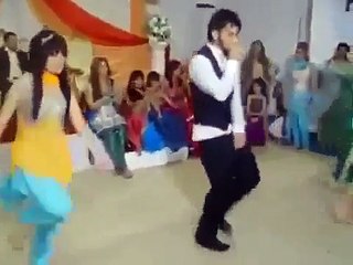 Lovely Girls Pakistani Wedding Dance 2013