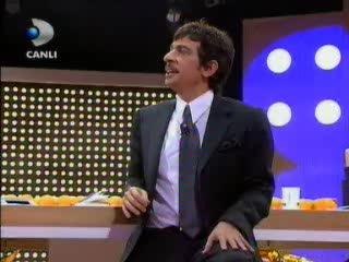 Televizyon Makinasi Medya Arkasi