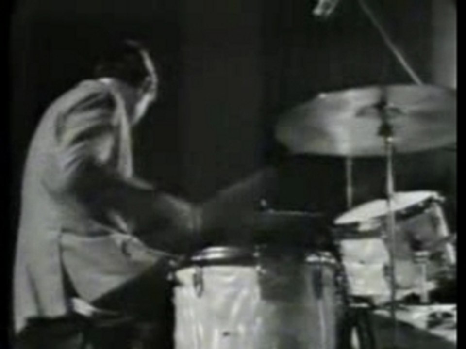 Spencer Davis Group - Somebody Help Me (
