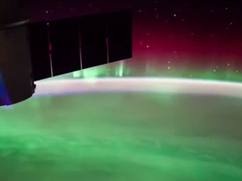 Espectacular aurora boreal vista desde el espacio