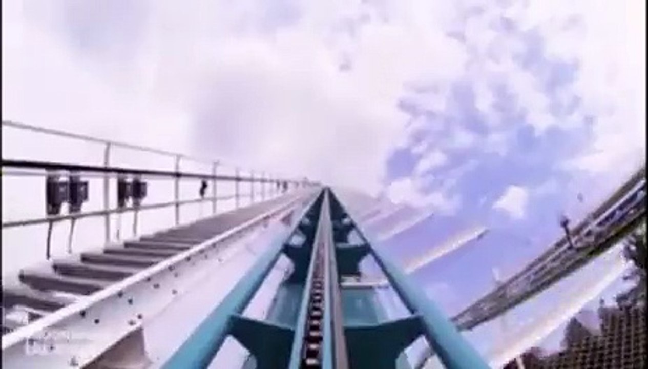 Ceci cause un arrêt cardiaque pour 2 séc, à regarder et non monter à bord.