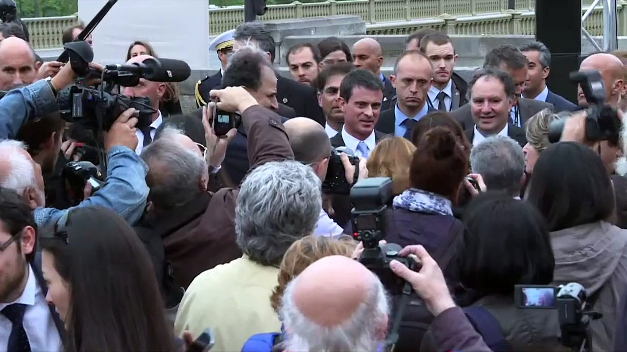 Premiê francês diz que cristãos estão sendo 'erradicados'