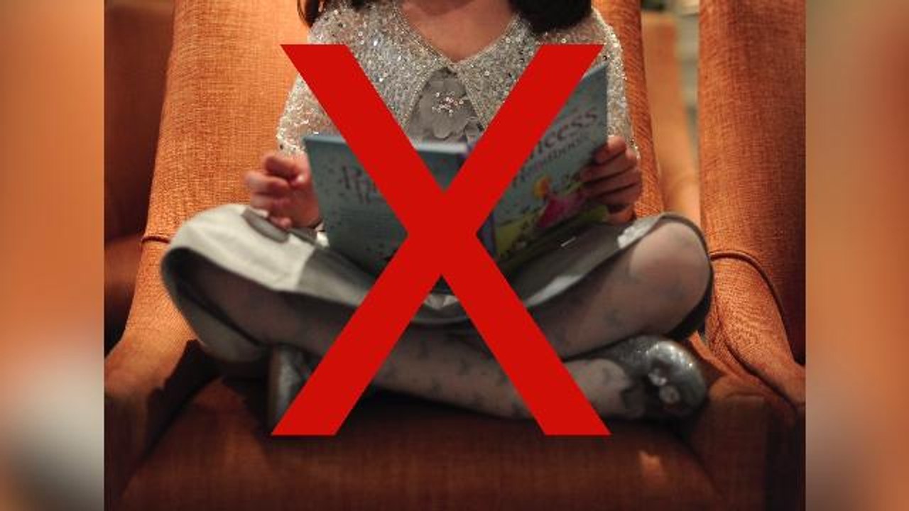 Girl in Quebec told to stop reading on school bus