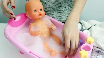 Baby Doll Bathtime Nenuco Baby Girl Change Diaper How to Bath a Baby Toy Videos