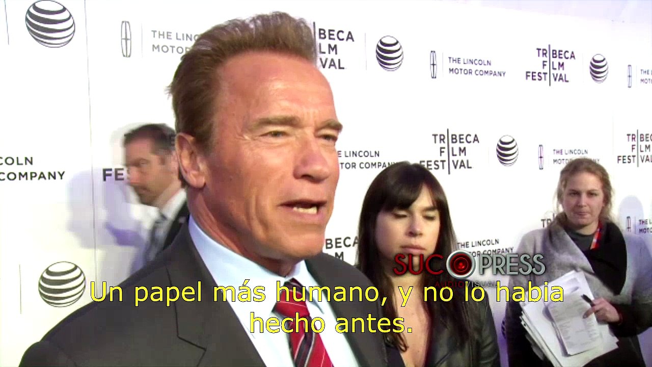 Arnold Schwarzenegger protector de zombies en "Maggie"