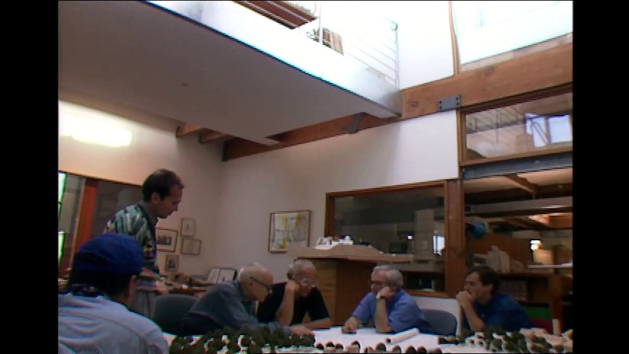 A Constructive Madness  Frank Gehry's House for Peter Lewis