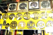 濱屋　刀剣・骨董アンティーク　店内の様子「鍔/鐔」