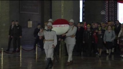 Anıtkabir'e Ziyaretçi Akını Sabaha Kadar Sürdü (2)