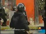 Fragmento represión policiaca en Atenco