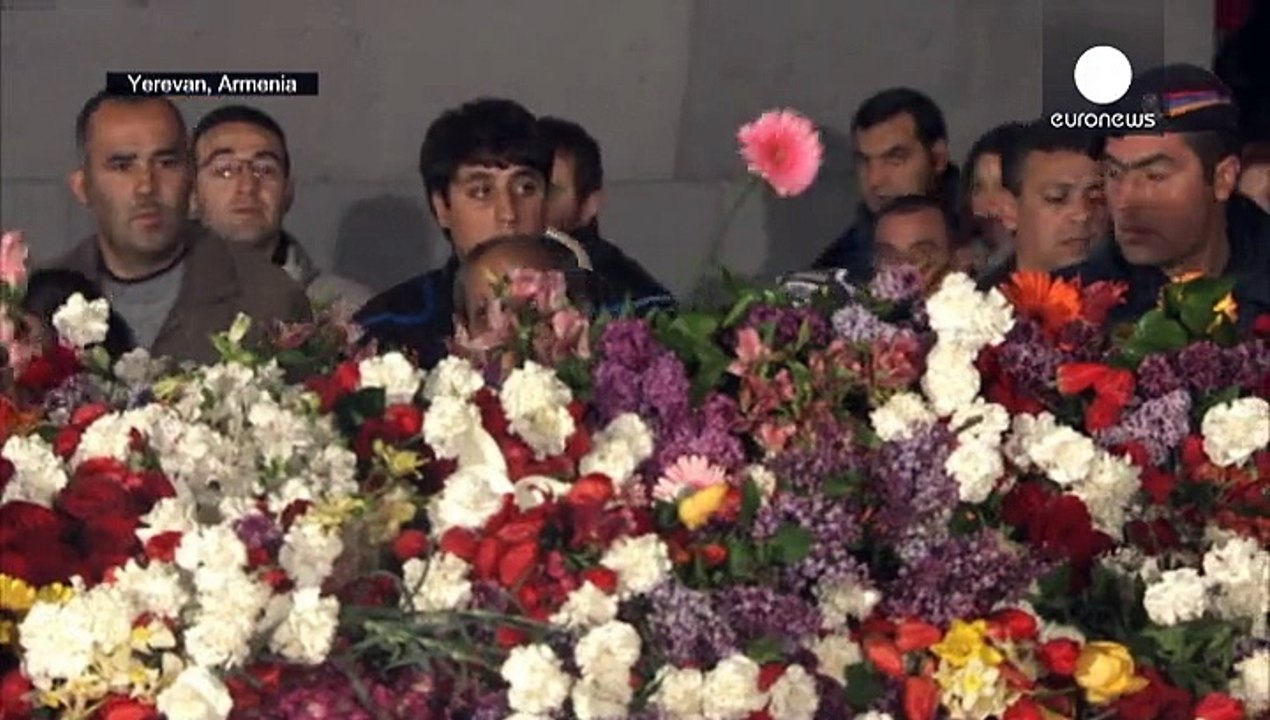 Tausende gedenken in Armenien und auch in Istanbul des 100. Jahrestages der Massaker