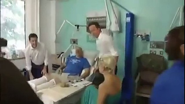 British doctor throws out the UK PM from a hospital ward for breaking rules