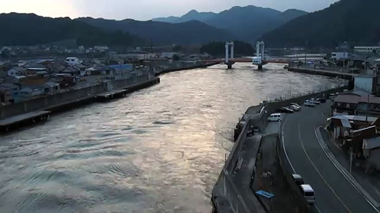 EARTHQUAKE   津波2